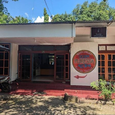Guest House Dorm Floressa Maumere Extérieur photo