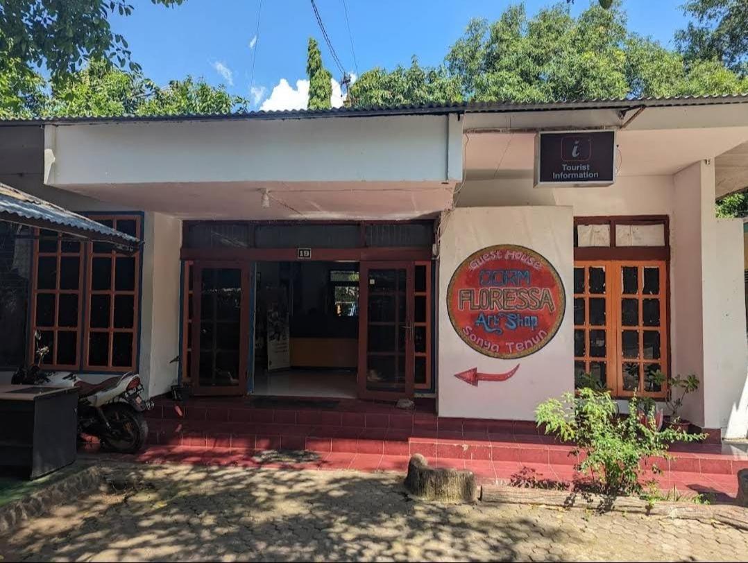 Guest House Dorm Floressa Maumere Extérieur photo