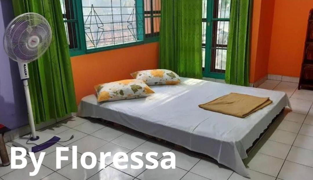 Guest House Dorm Floressa Maumere Extérieur photo